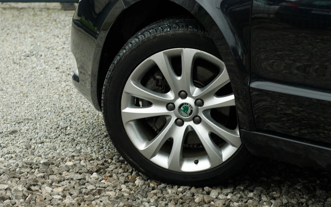 Skoda Superb cena 39900 przebieg: 218000, rok produkcji 2010 z Suwałki małe 704